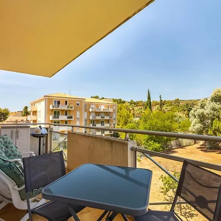 Bright Cocoon With Balcony And Lovely Views Hyères